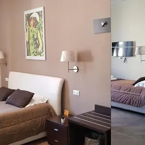 https://mia-suites.it-romehotels.com